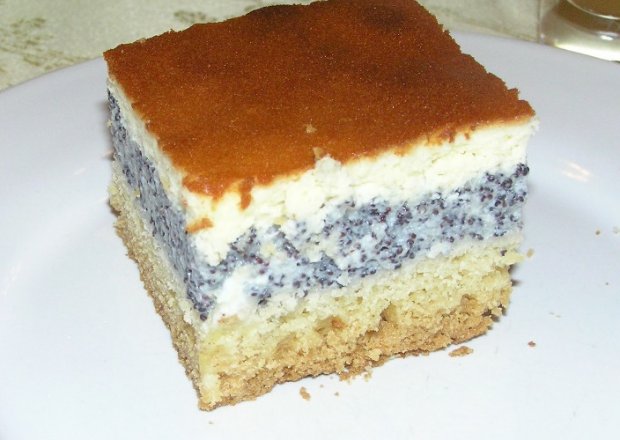 Fotografia przedstawiająca Ciasto makowo-serowe