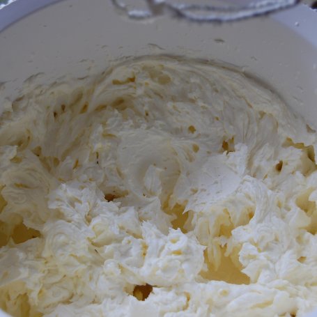 Krok 6 - Ciasto "malinowa chmurka" foto