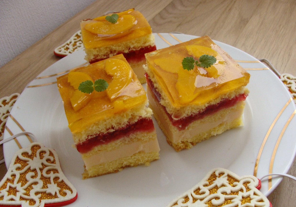 Ciasto malinowo-brzoskwiniowe foto