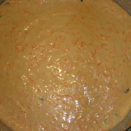 Krok 4 - Ciasto marchewkowe ekspresowe foto