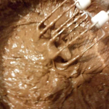 Krok 4 - ciasto marchewkowe z czekoladą foto