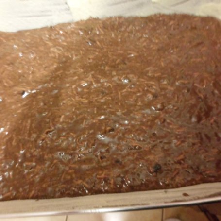 Krok 6 - ciasto marchewkowe z czekoladą foto