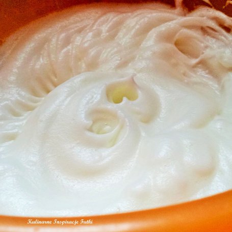 Krok 2 - Ciasto marchewkowe z jabłkami foto