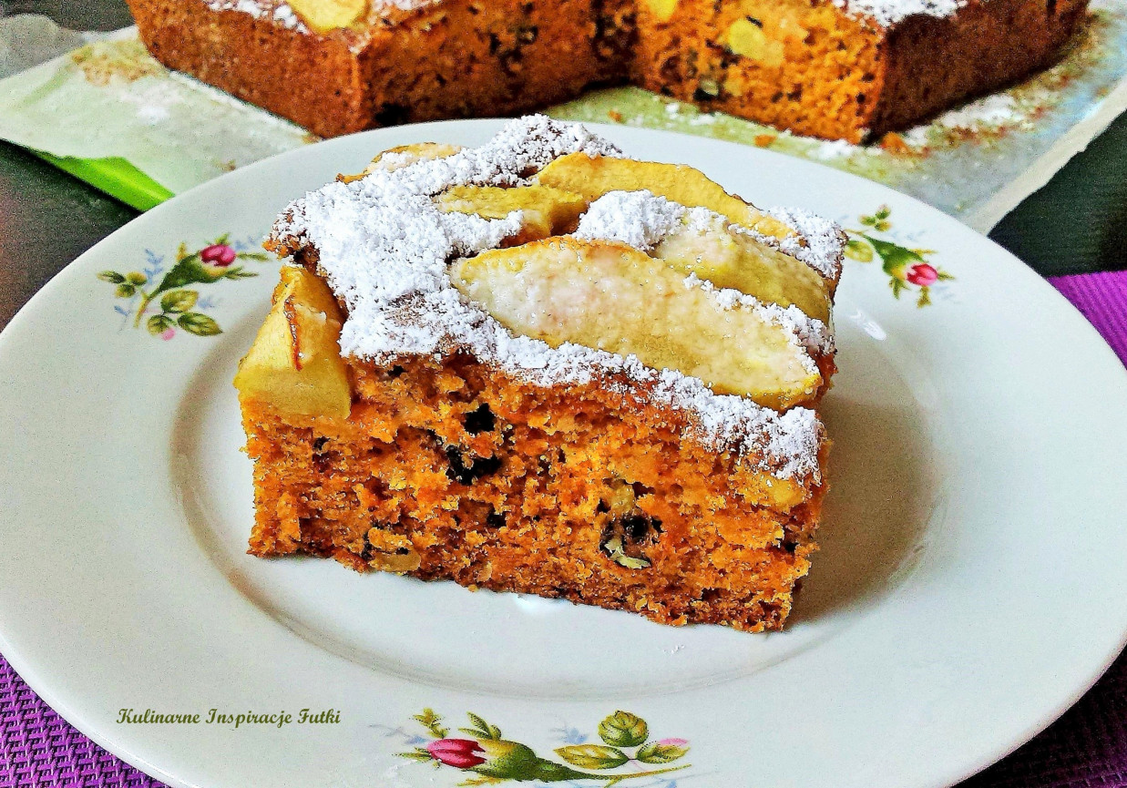 Ciasto marchewkowe z jabłkami foto