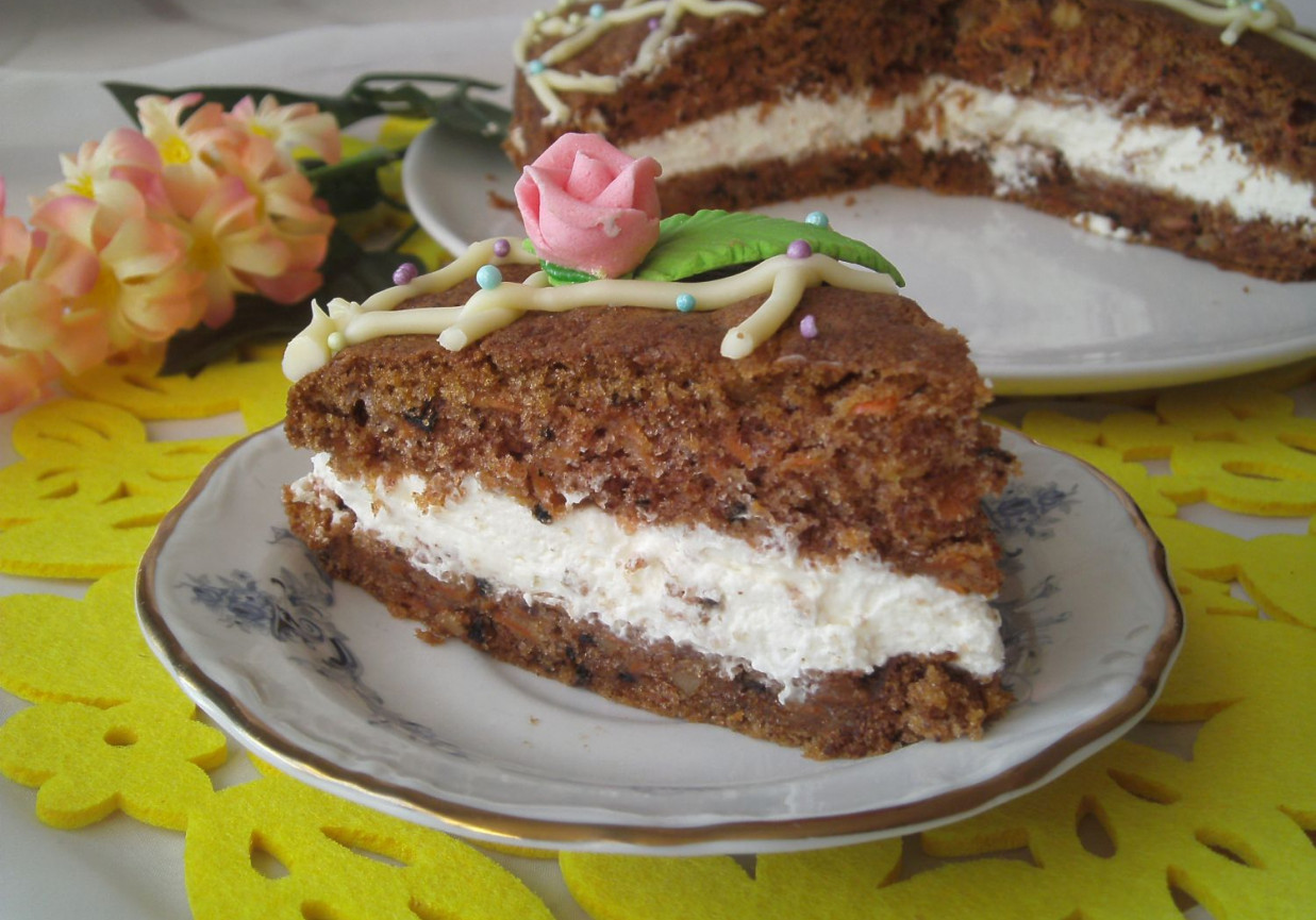 Ciasto marchewkowe z kremem mascarpone foto