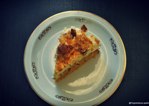 Fotografia przedstawiająca Ciasto marchewkowe z mąką orzechową