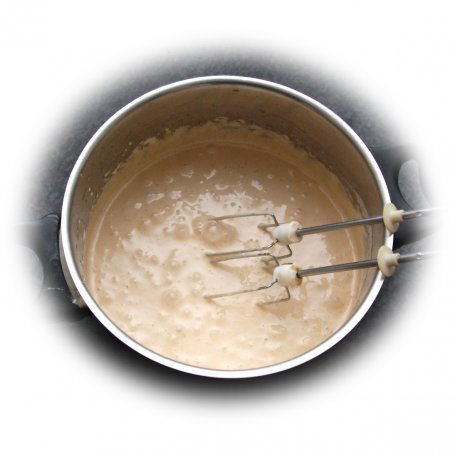Krok 2 - Ciasto marchewkowe z orzechami i kremem mascarpone foto