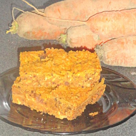 Krok 4 - Ciasto marchewkowe z orzechami i wiórkami kokosowymi foto