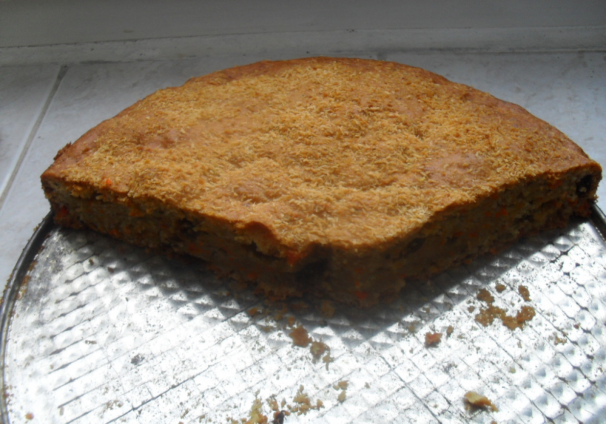 Ciasto marchewkowe z orzechami foto