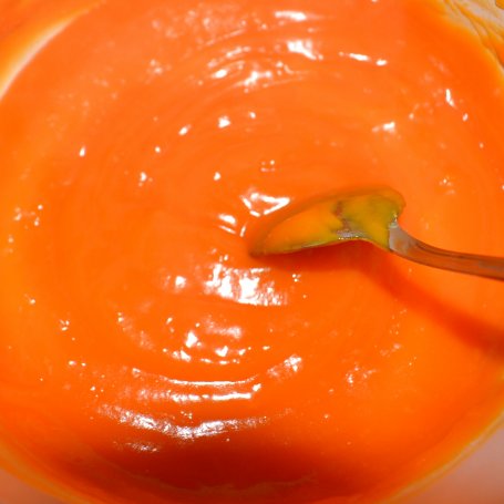 Krok 6 - Ciasto marchewkowe z polewą foto