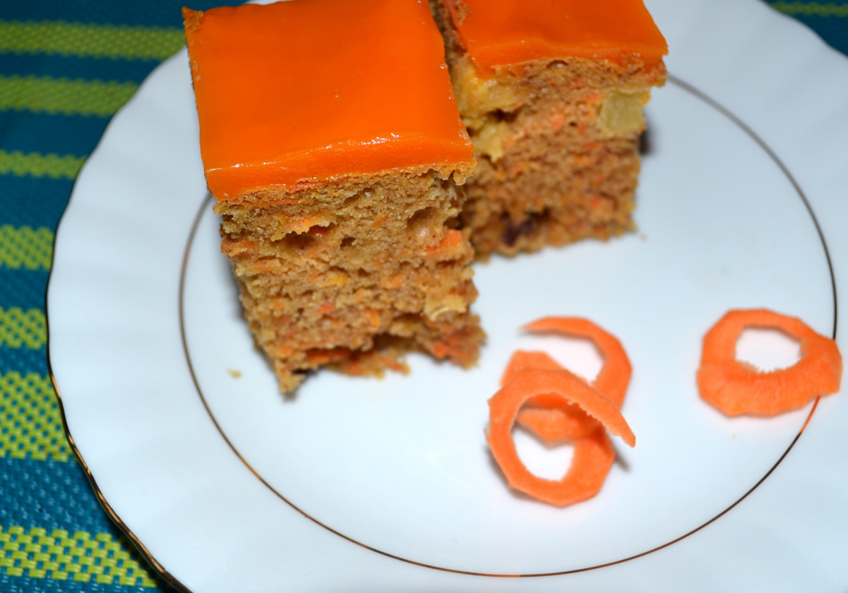 Ciasto marchewkowe z polewą foto