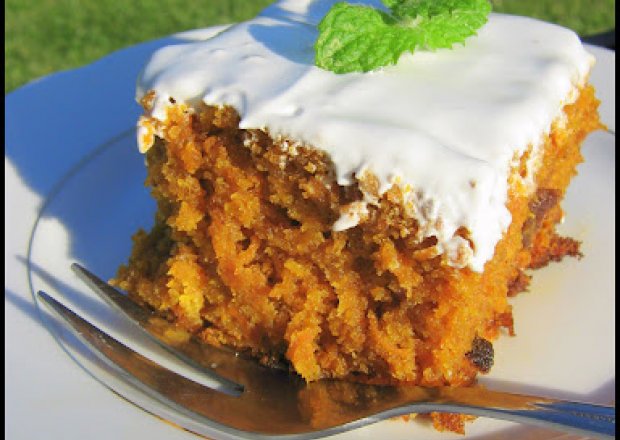 Fotografia przedstawiająca Ciasto marchewkowe