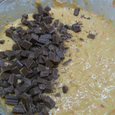 Krok 2 - Ciasto marchewkowo czekoladowe foto