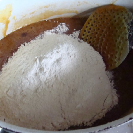 Krok 2 - Ciasto Marlenka foto