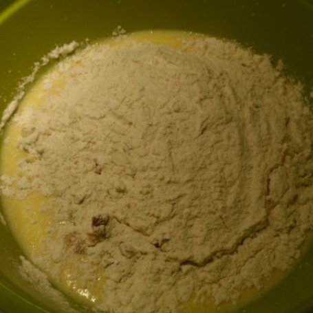 Krok 4 - Ciasto maslankowe z borówką amerykańską foto