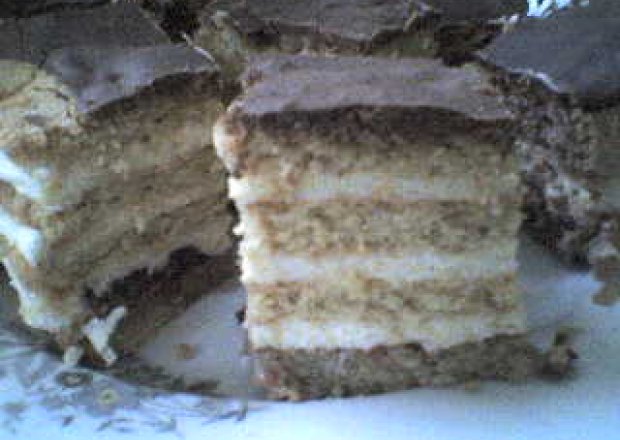 Fotografia przedstawiająca Ciasto miodowo-grysikowe