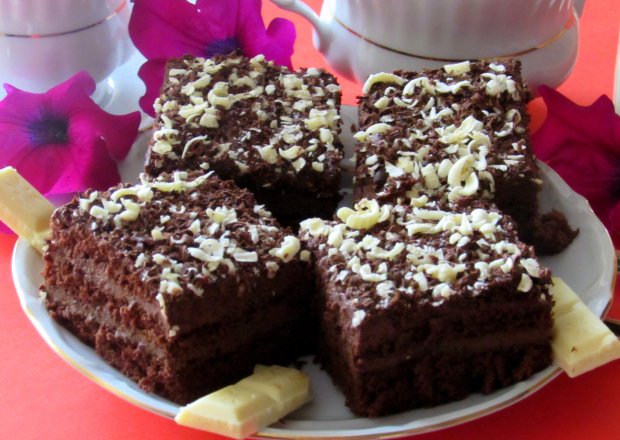 Fotografia przedstawiająca Ciasto mocno czekoladowe