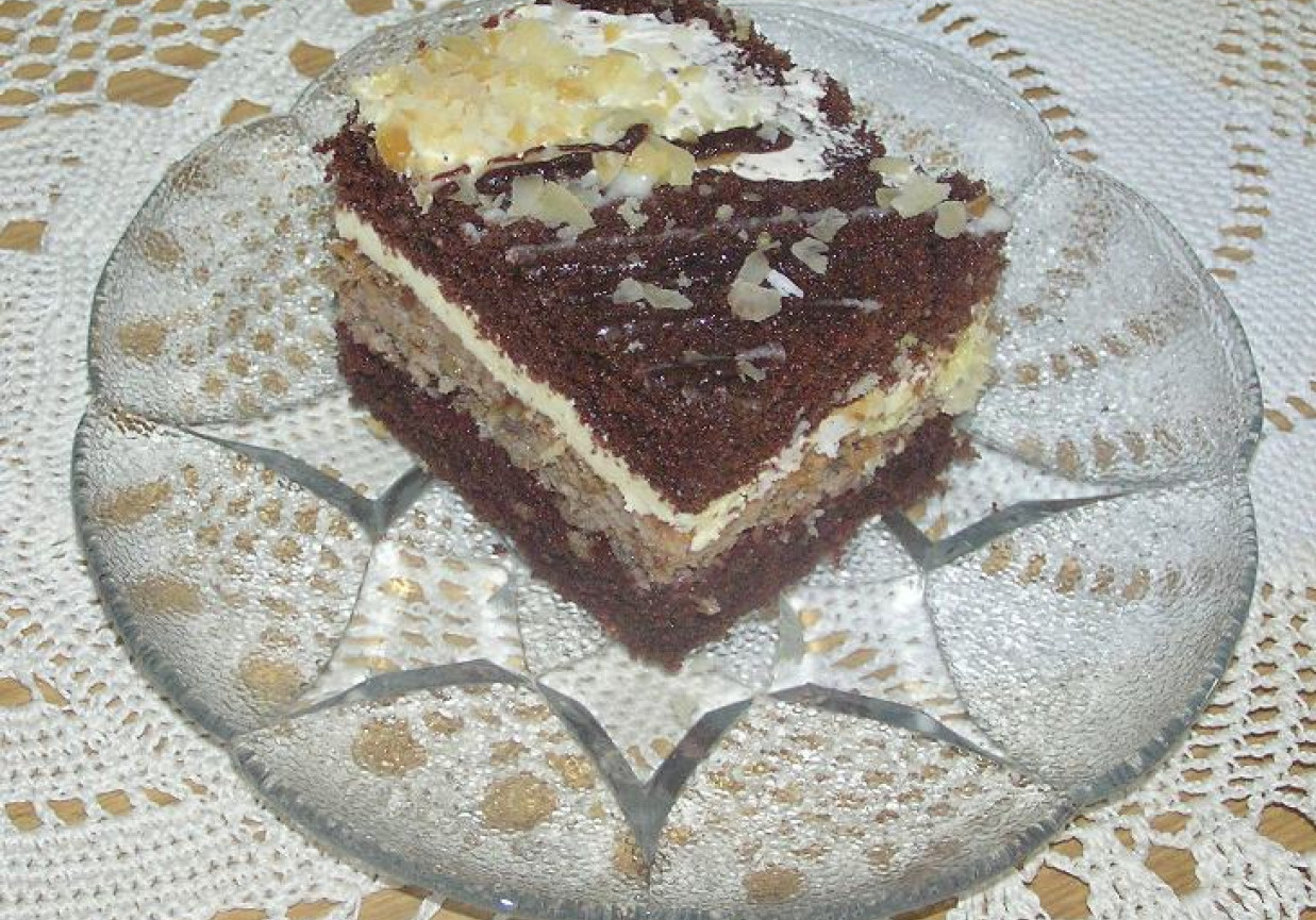 Ciasto murzynkowe z orzechami foto