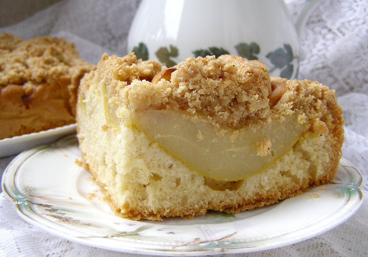 ciasto na oleju jabłkowo-gruszkowe z cynamonową kruszonką... foto