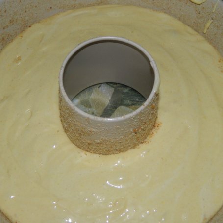 Krok 2 - Ciasto na oleju z wiśniami foto