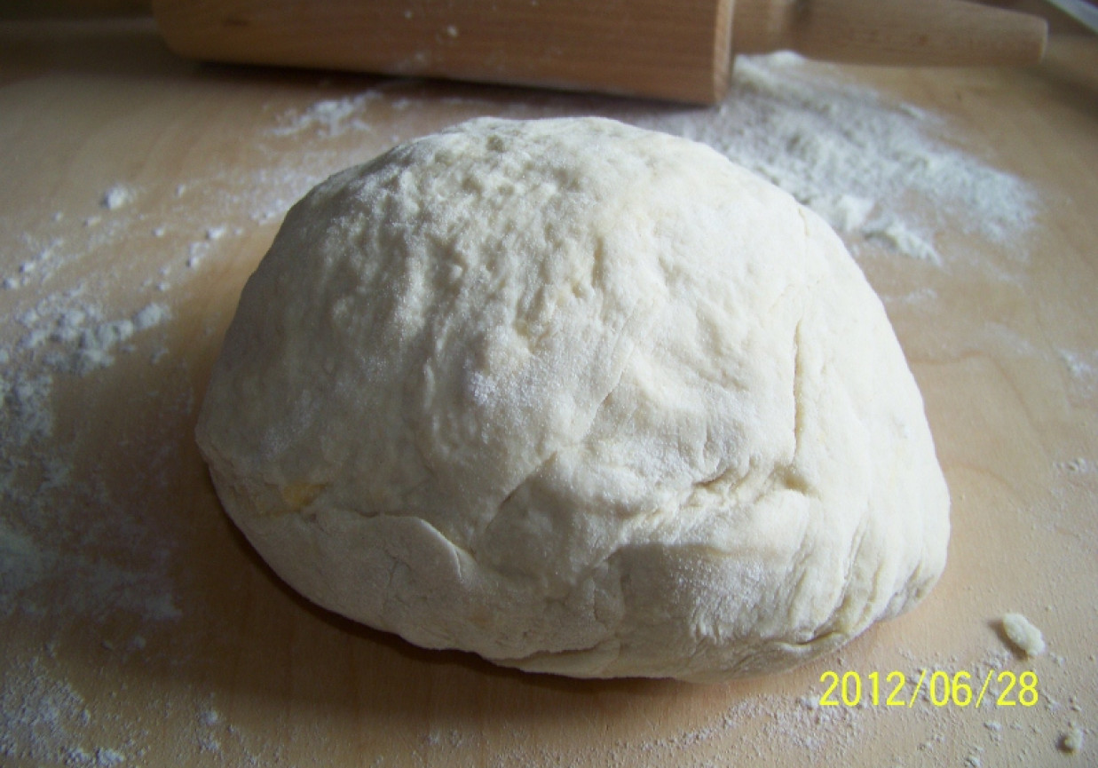 ciasto na pierogi foto