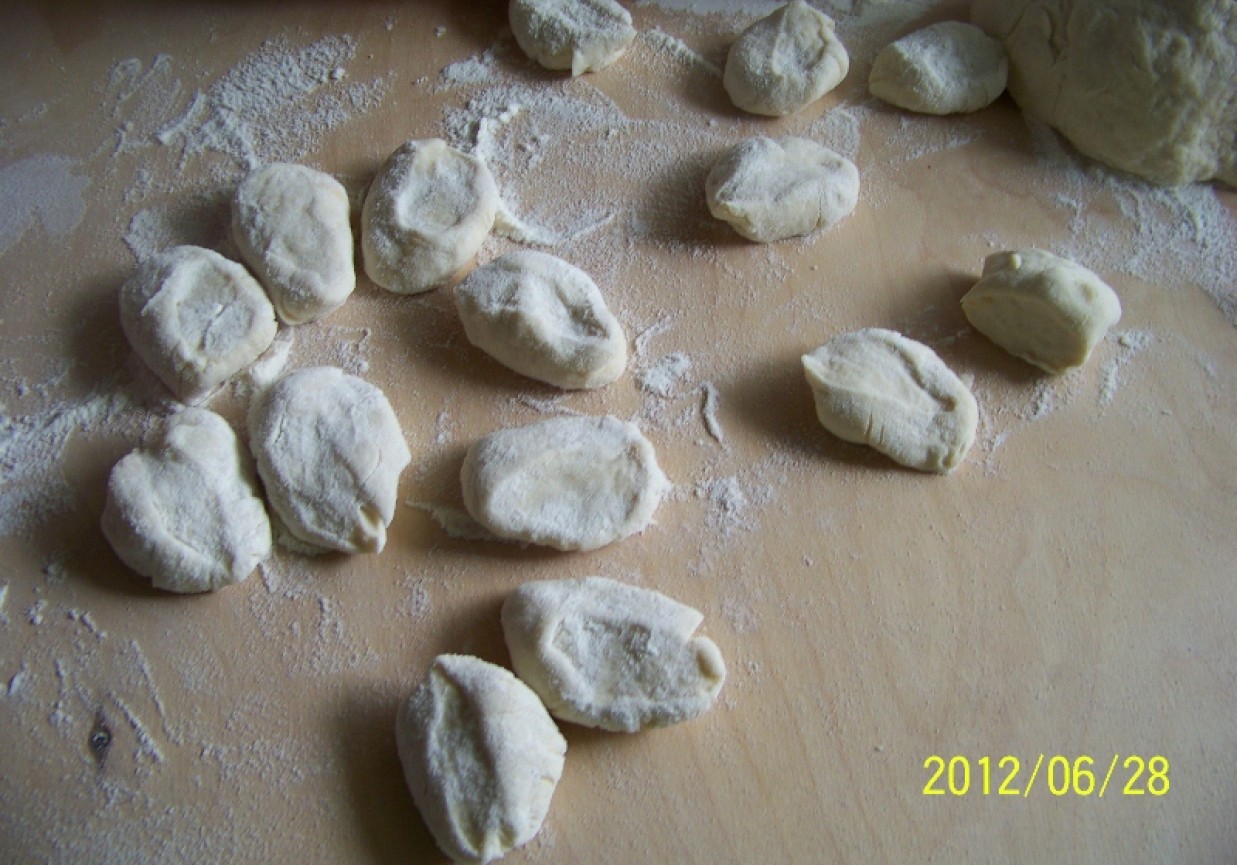 ciasto na pierogi foto