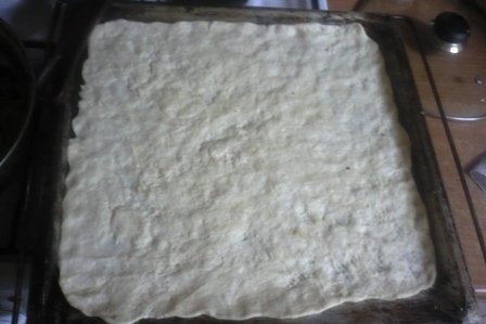 Fotografia przedstawiająca Ciasto na pizzę (duża blacha)