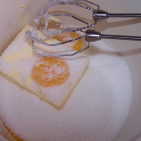 Krok 1 - Ciasto na szybko, czyli z jabłkami i budyniem :) foto