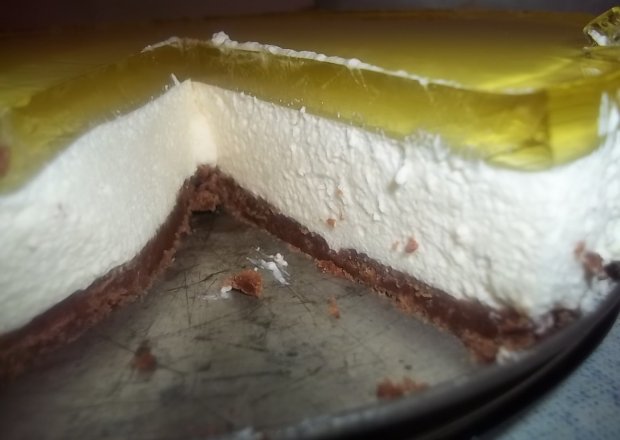 Fotografia przedstawiająca Ciasto na zimno z pianek marshmallows