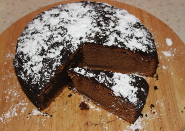 Fotografia przedstawiająca ciasto nad ciastami Brownie