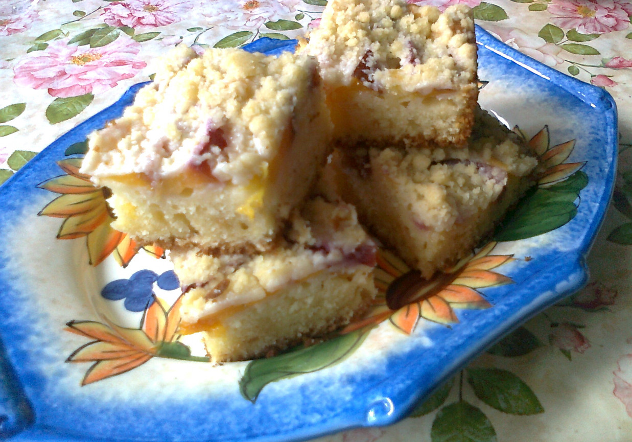 Ciasto nektarynkowe z kruszonką foto