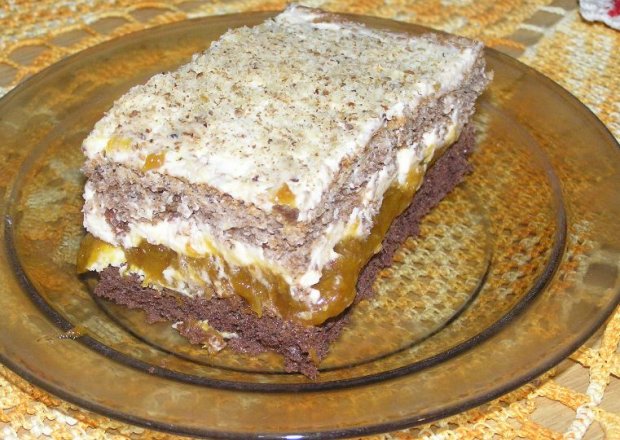 Fotografia przedstawiająca ciasto orzechowe