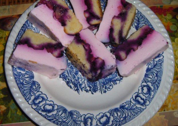 Fotografia przedstawiająca Ciasto owocowe z pianką