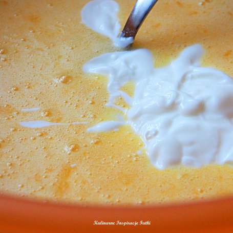 Krok 3 - Ciasto owsiano - jogurtowe z rodzynkami i cynamonem foto