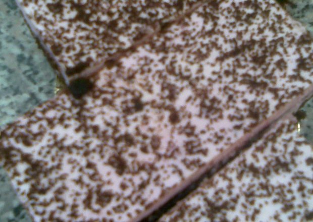 Fotografia przedstawiająca Ciasto piernikowe z kremem