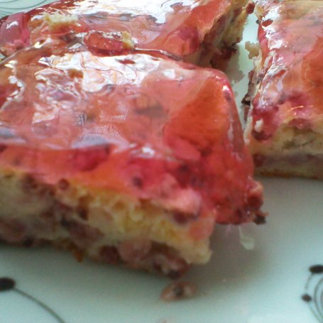 Krok 5 - Ciasto porzeczkowe z galaretką foto