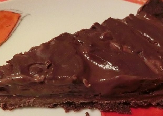 Fotografia przedstawiająca Ciasto potrójnie czekoladowe