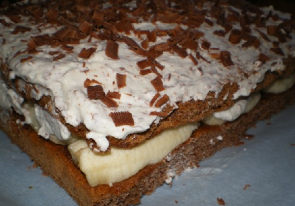 Ciasto przekładane czekoladowo-bananowe foto