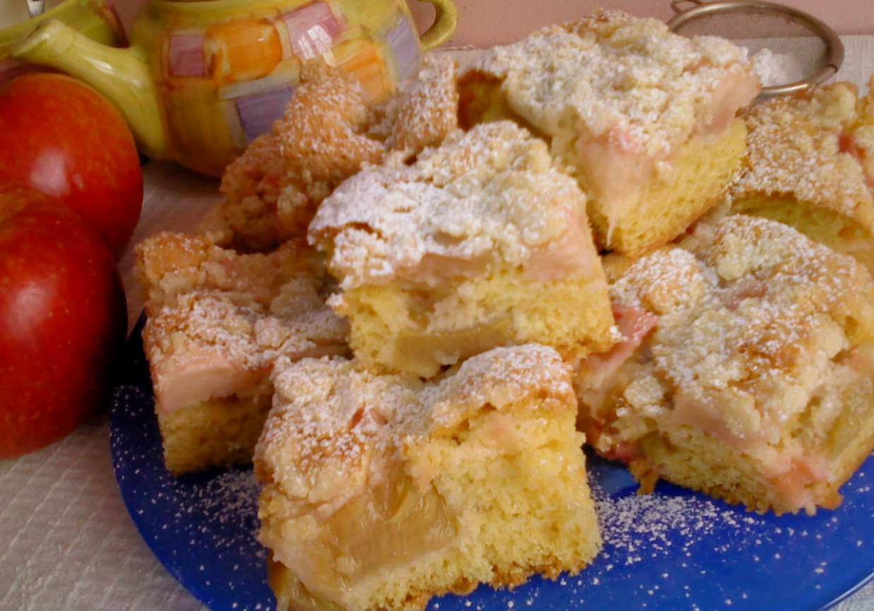 Ciasto rabarbarowo-jabłkowe z kruszonką foto