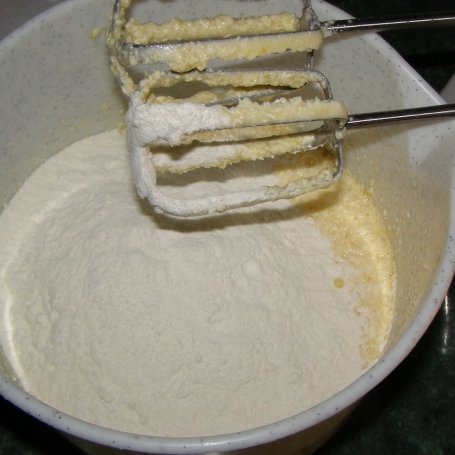 Krok 2 - ciasto rabarbarowo-porzeczkowe... foto
