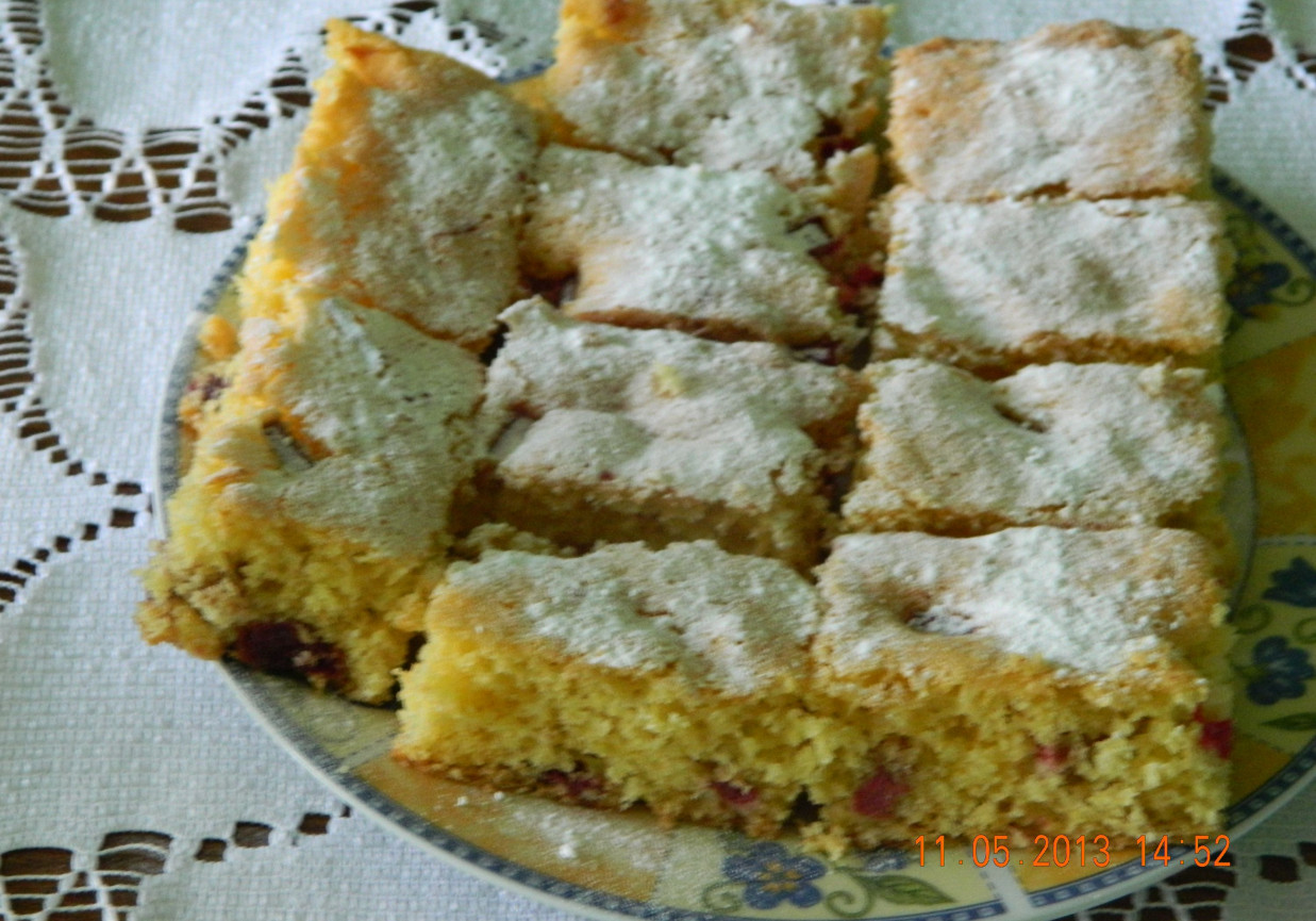 Ciasto rabarbarowo-wiśniowe foto