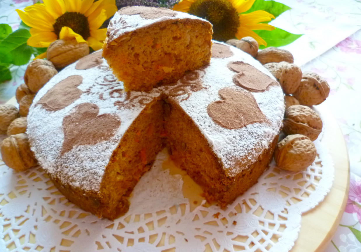 Ciasto Ruda Wiewiórka z marchewką i bakaliami foto