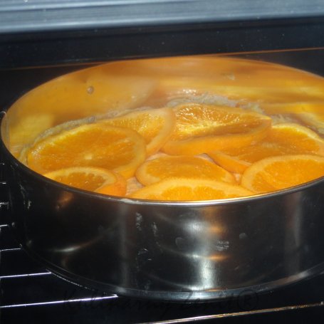 Krok 3 - Ciasto ryżowe z pomarańczami kandyzowanymi foto