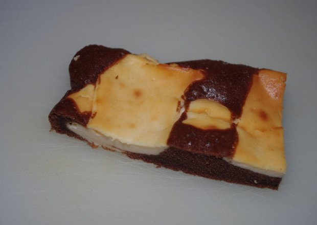 Fotografia przedstawiająca Ciasto serowo kakaowe