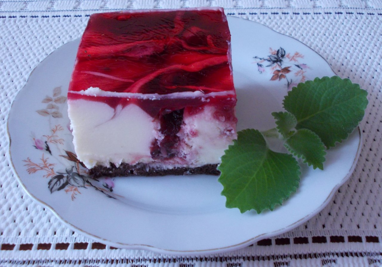 Ciasto serowo - wiśniowe. foto