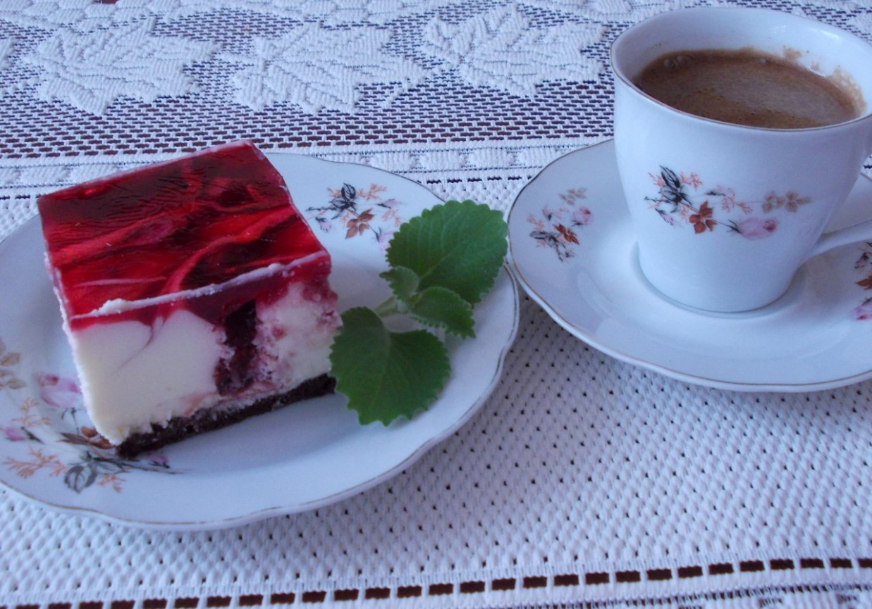Ciasto serowo - wiśniowe. foto