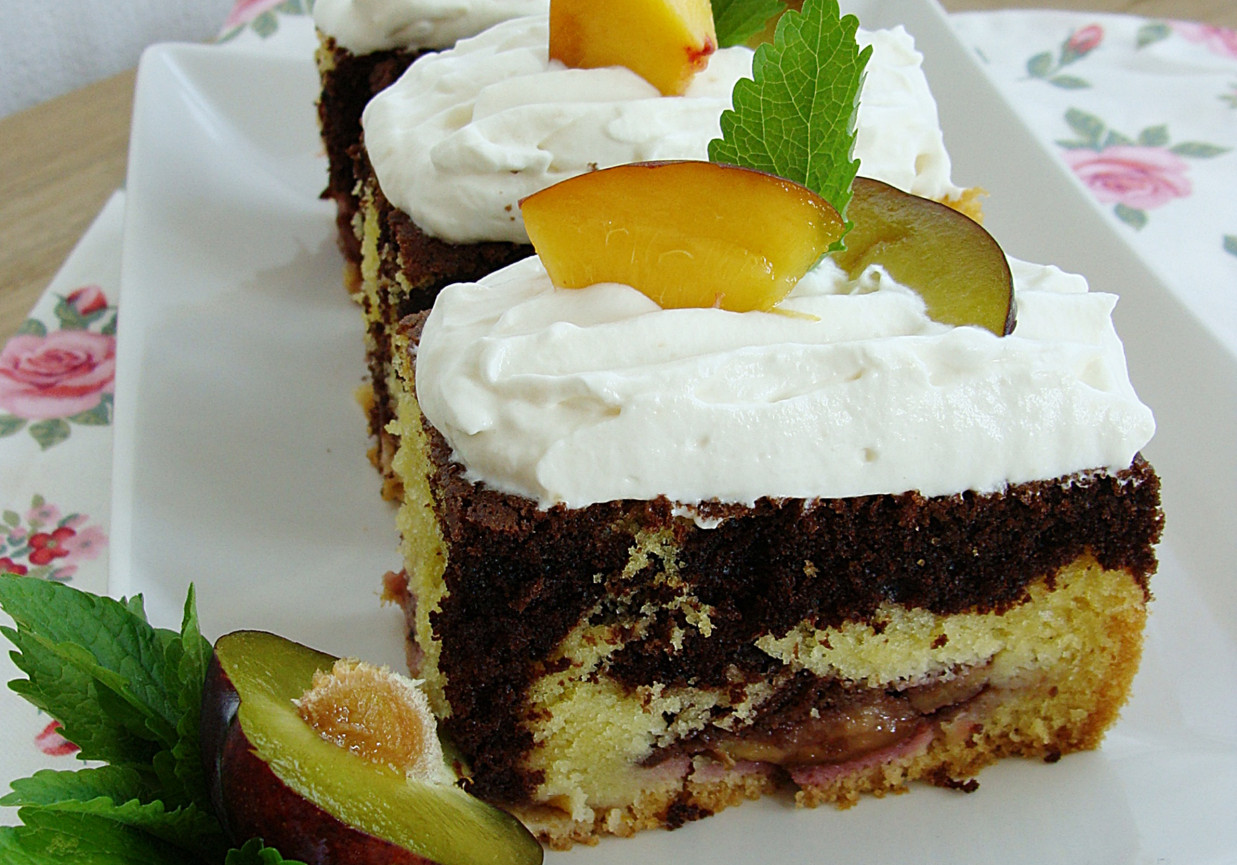 Ciasto śliwkowo-brzoskwiniowe foto