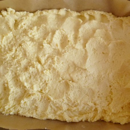 Krok 2 - Ciasto śliwkowo - gruszkowe foto