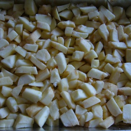 Krok 2 - Ciasto śliwkowo-jabłkowe pod puszystą pianką foto