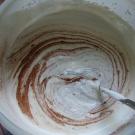 Krok 4 - Ciasto śmietankowo czekoladowe foto